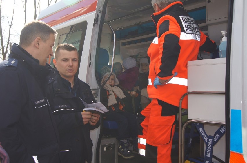Ewakuacja w Przedszkolu w Czastarach. 38 dzieci trafiło do szpitala z podejrzeniem zatrucia 