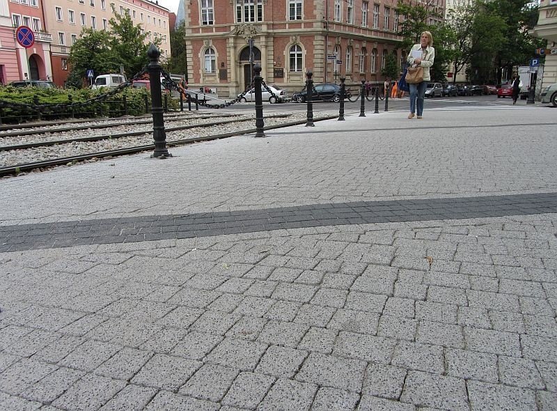 Poznań - Odnowiony plac Cyryla Ratajskiego [ZDJĘCIA]