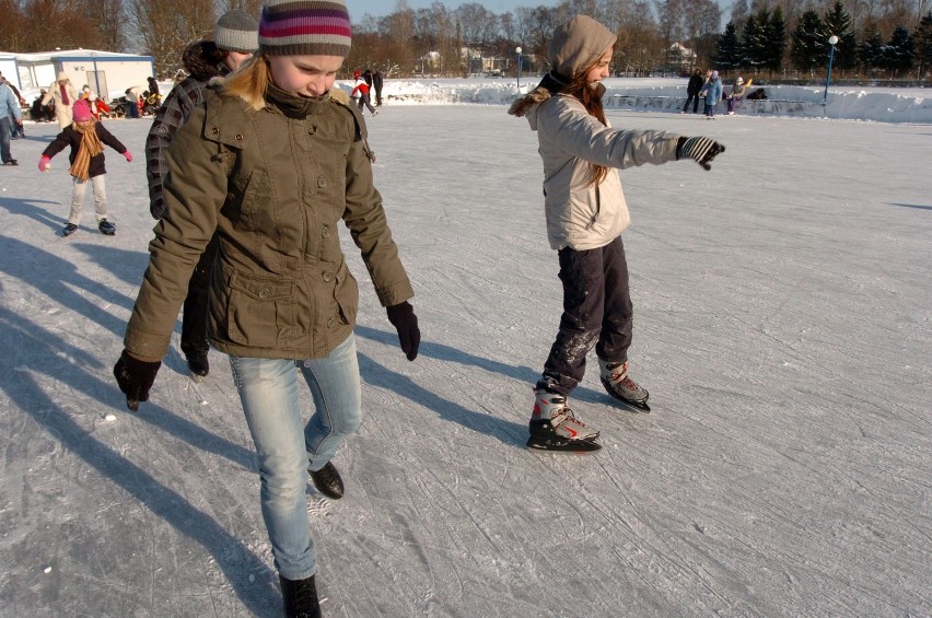 Ośrodek Sportu i rekreacji w Słupsku: Zabawa na lodowisku [ZDJĘCIA]
