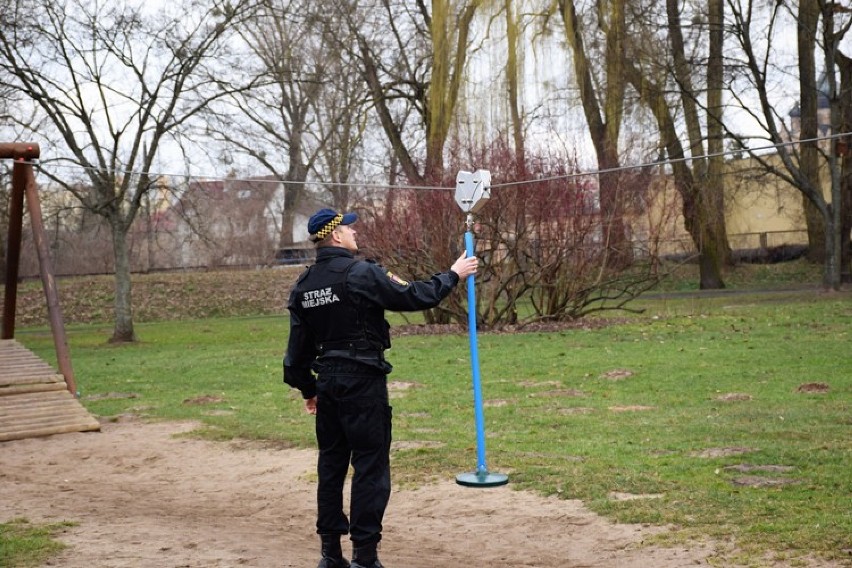 Wasz plac zabaw jest bezpieczny? [FOTO]