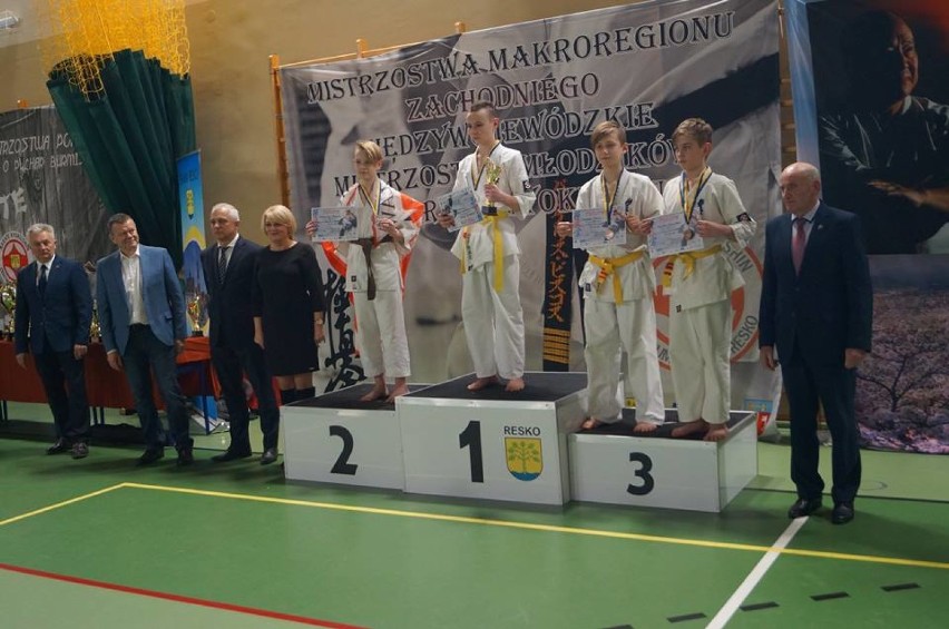 Medale zawodników Inowrocławskiego Klubu Kyokushin [zdjęcia]