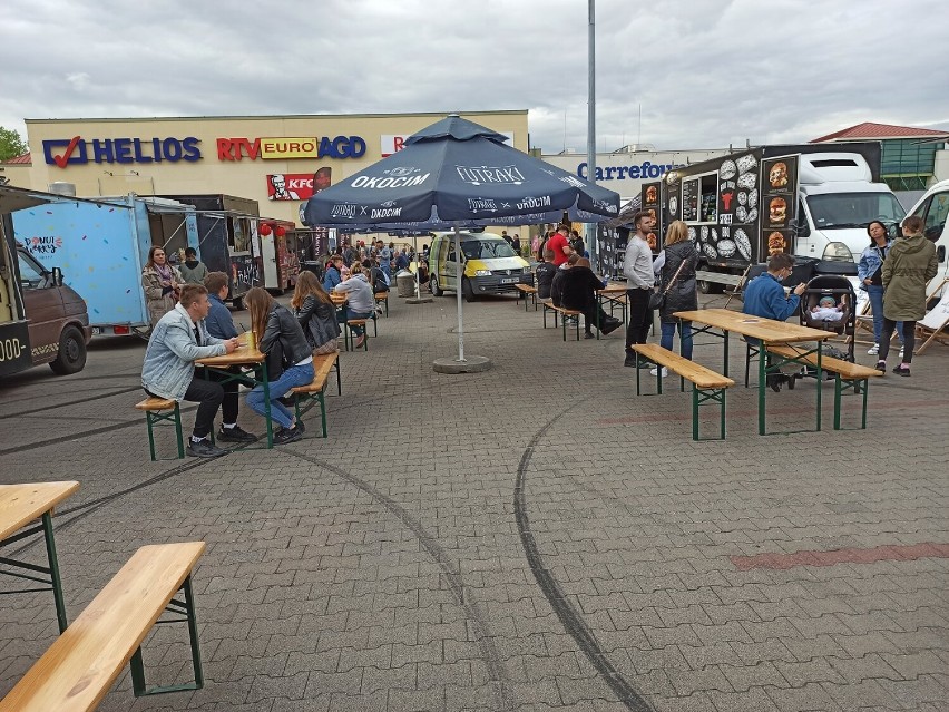 Zlot Food Trucków przyciągnął sporo miłośników street foodu