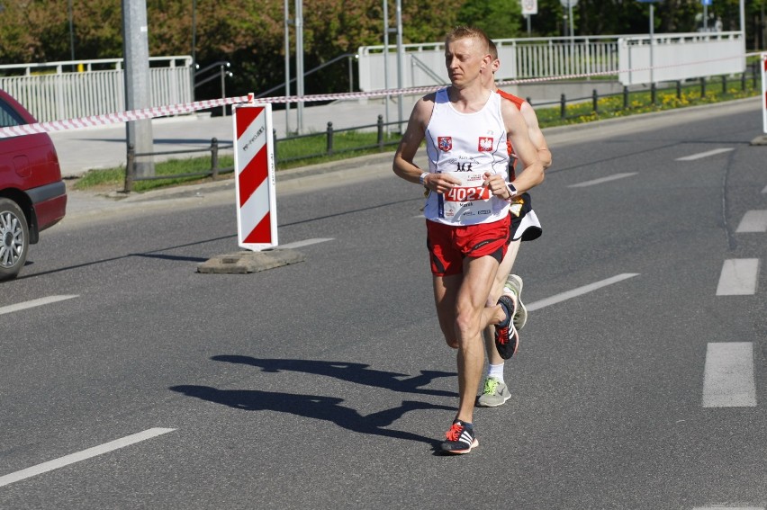 Orlen Warsaw Marathon 2018. Zdjęcia z biegu. Tysiące...