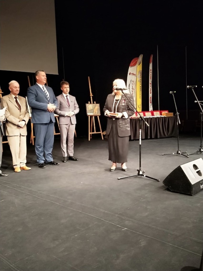 Sądecka poetka Joanna Babiarz uhonorowana medalem Gloria Artis