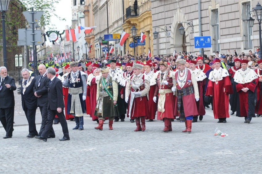 18.04.2010 krakow n/z pogrzeb lecha kaczynski na wawel...