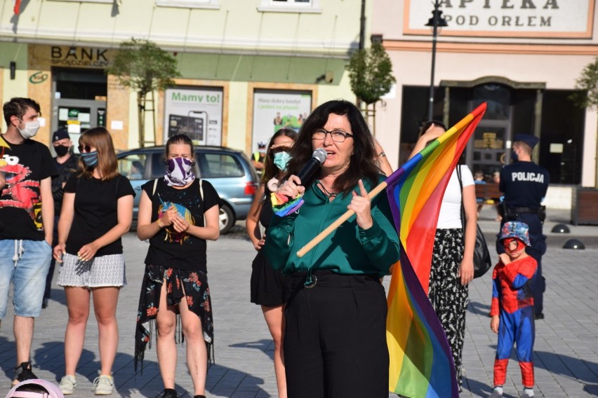 Starogardzka demonstracja wspierająca osoby LGBTQ+ [ZDJĘCIA] 