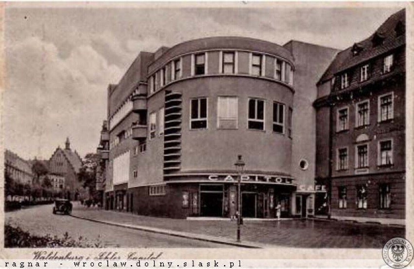 2.

Lata 1929-1930 


Kino Capitol w tle po lewej II LO
