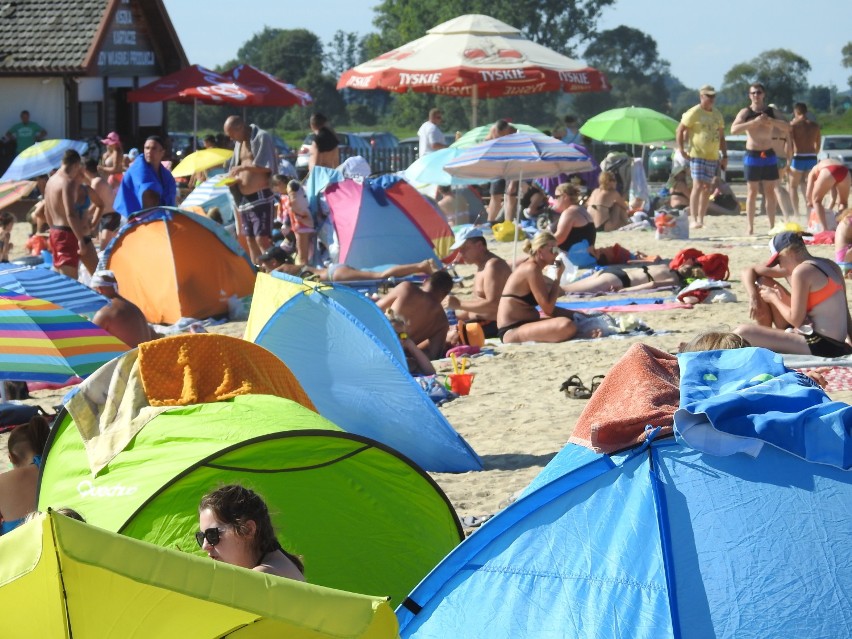 Korycin lepszy niż Dojlidy? Nowa plaża w upalne dni przyciąga setki ludzi 