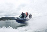 Kryzysowe ćwiczenia służb na Jeziorze Solińskim. W akcji terotarialsi, policjanci, WOPR-owcy i straż rybacka [ZDJĘCIA]
