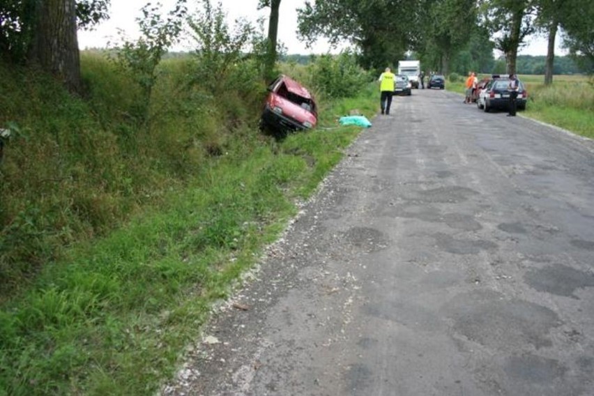 Tragiczny wypadek w Gorzycach. Kierowca fiata poniósł śmierć na miejscu [ZDJĘCIA]