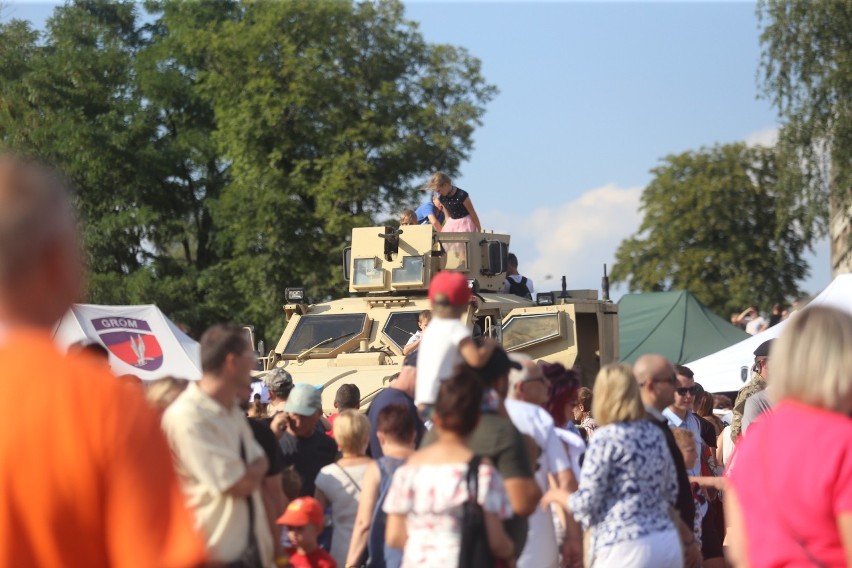 Piknik wojskowy odbył się po defiladzie w Katowicach