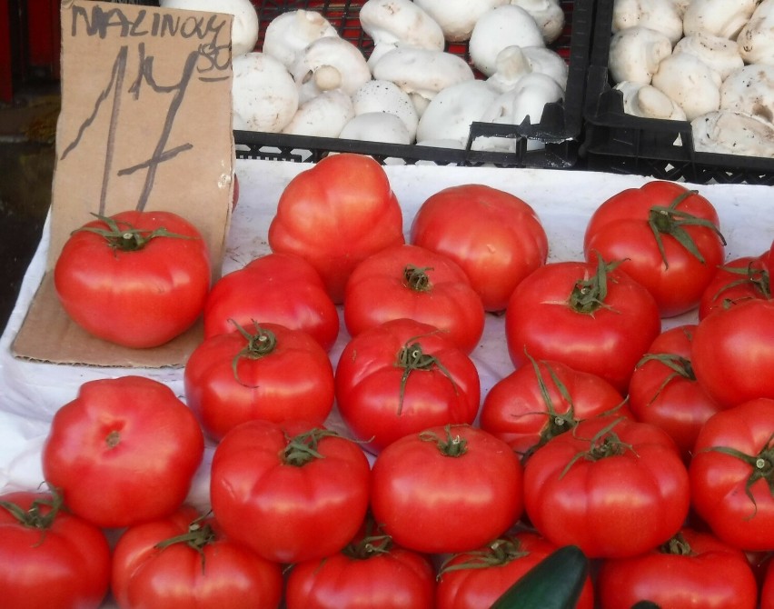 Pomidory malinowe były w cenie 17,80 za kilogram