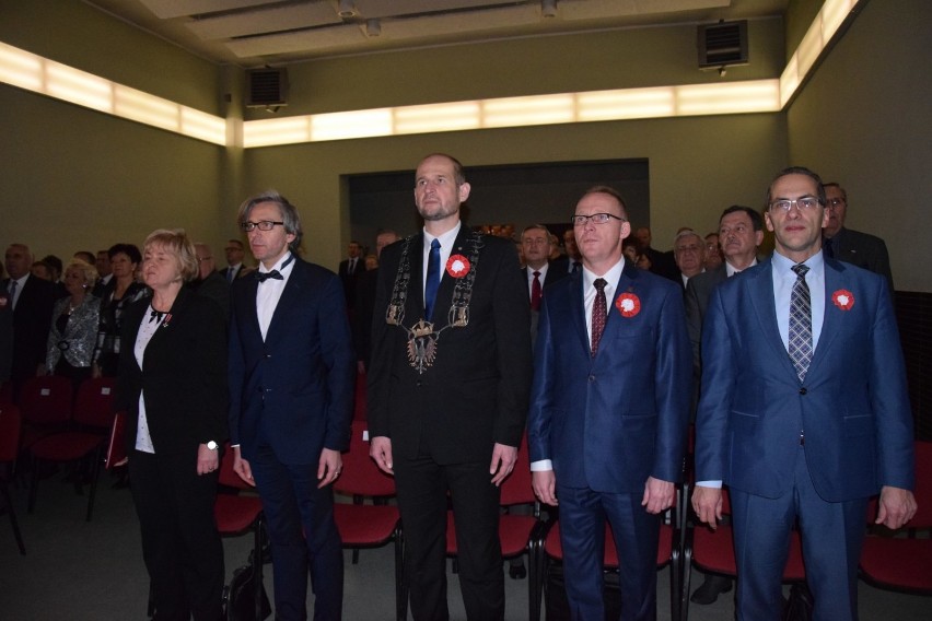 Gniezno: uroczysta sesja Rady Miasta z okazji 99. rocznicy Powstania Wielkopolskiego