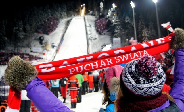 Kibice dopisali w indywidualnym konkursie skok&oacute;w narciarskich w Zakopanem. Fot. Bożena Zajiczek-Panuś