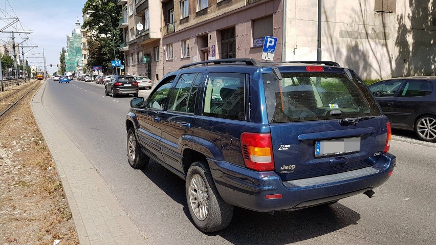 Potrącenie pieszego na Kościuszki w Łodzi. Ranny przewieziony do szpitala [FOTO]