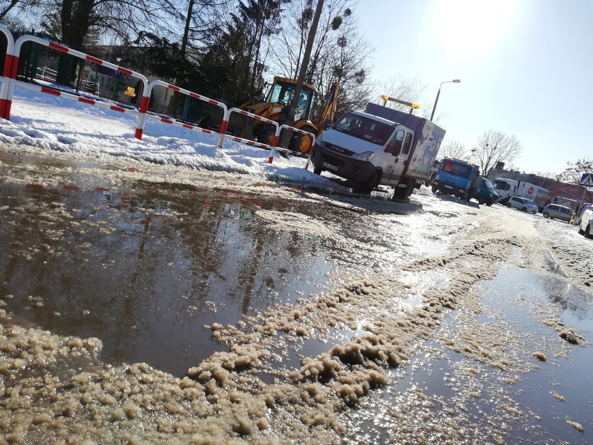 Do awarii wodociągowej w rejonie Grzymały Siedleckiego w...