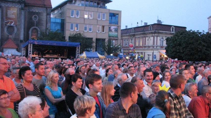 Kabaret Pod Wyrwigroszem i Elektryczne Gitary na zakończenie...