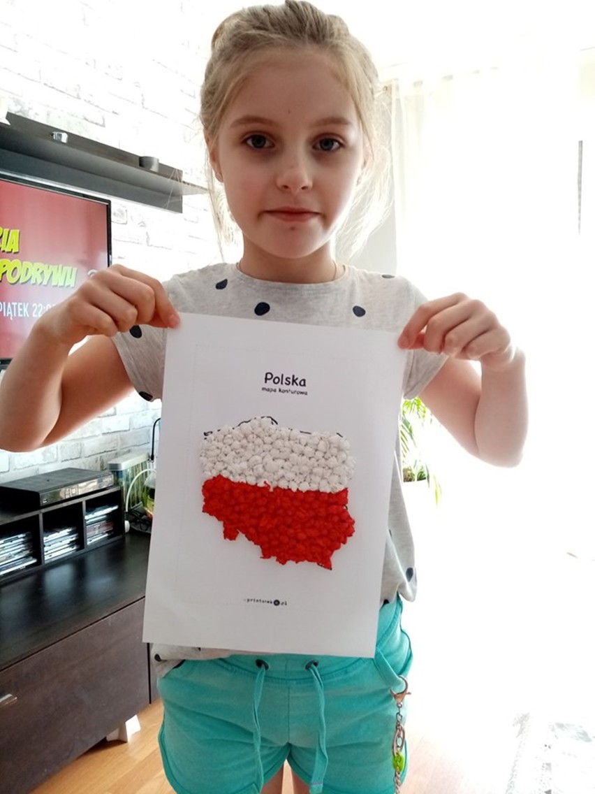 SP 8 Stargard. 2 maja - Dzień Flagi Rzeczypospolitej Polskiej. Uczniowie pokazali jakie przygotowali flagi