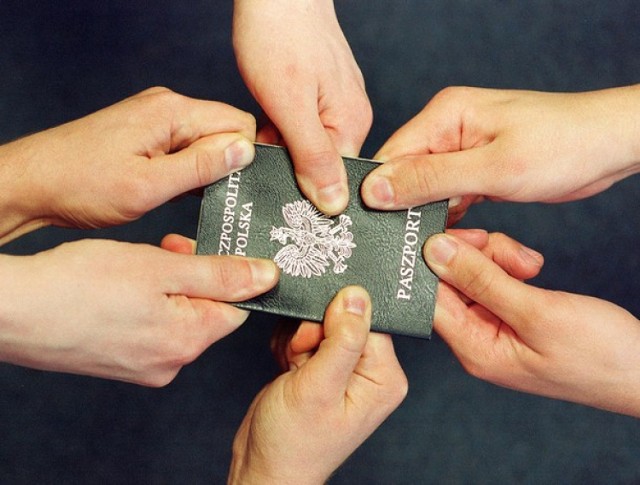 Cudzoziemcy starają się o legalną możliwość zatrudnienia w regionie i o obywatelstwo polskie. W ubiegłym roku na 1940 zezwoleń na pracę na Dolnym Śląsku 1001 otrzymali Ukraińcy