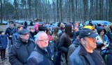 To już 17. Nocny Marsz po Zielonym Lesie w Żarach. Poszli dla Papieża Polaka i dla pokoju na Ukrainie