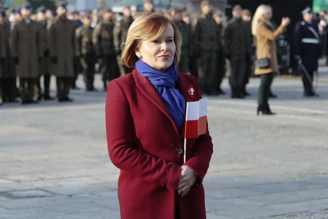 Poseł i minister Anna Krupka podczas obchodów 11 listopada w Kielcach