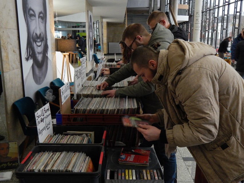 Pierwsza giełda potrwa do godz. 14 w Kofeina Foyer.