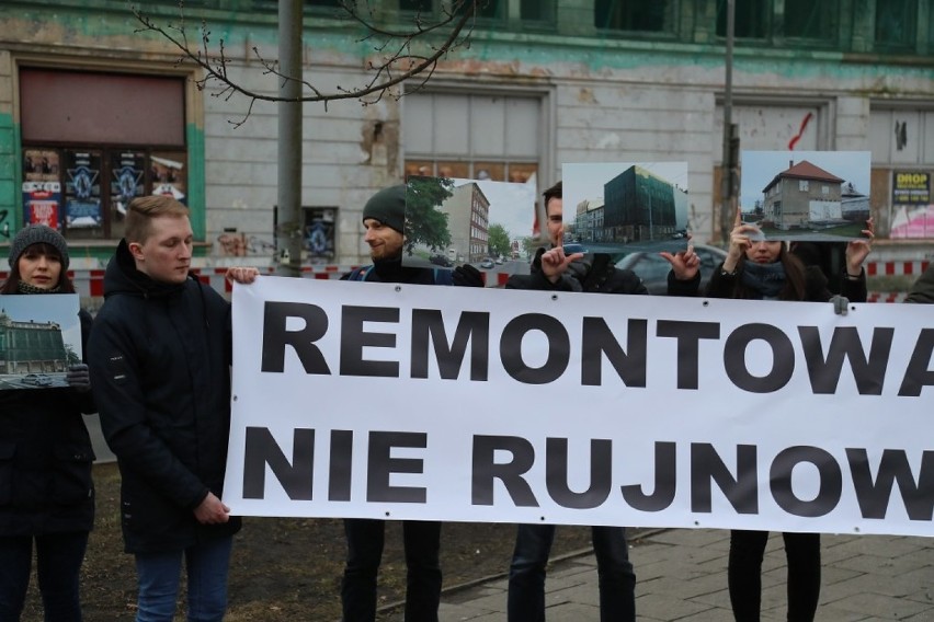 Protest w obronie zabytkowego budynku po hotelu Piast [WIDEO]