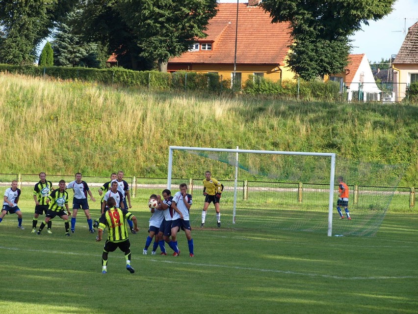 Koszalińska Liga Okręgowa. Pogoń Połczyn Zdrój przegrywa z Darłovią FOTY