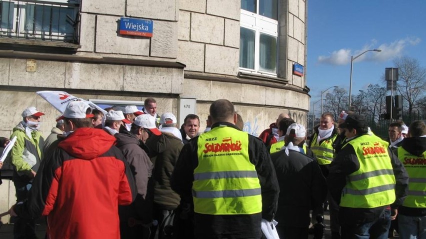 Protest związków zawodowych pod Sejmem