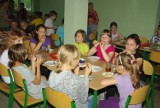POMOC SPOŁECZNA: Gminy przystąpiły do programu "Posiłek w szkole i w domu"