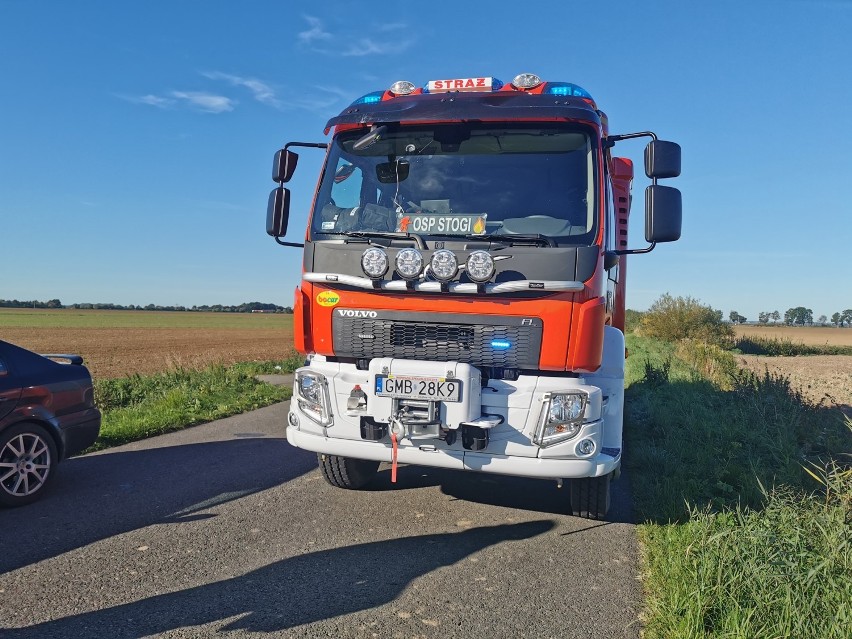 Powiat malborski. Motocyklista bez uprawnień, zderzenie samochodów osobowych koło Grobelna [ZDJĘCIA]