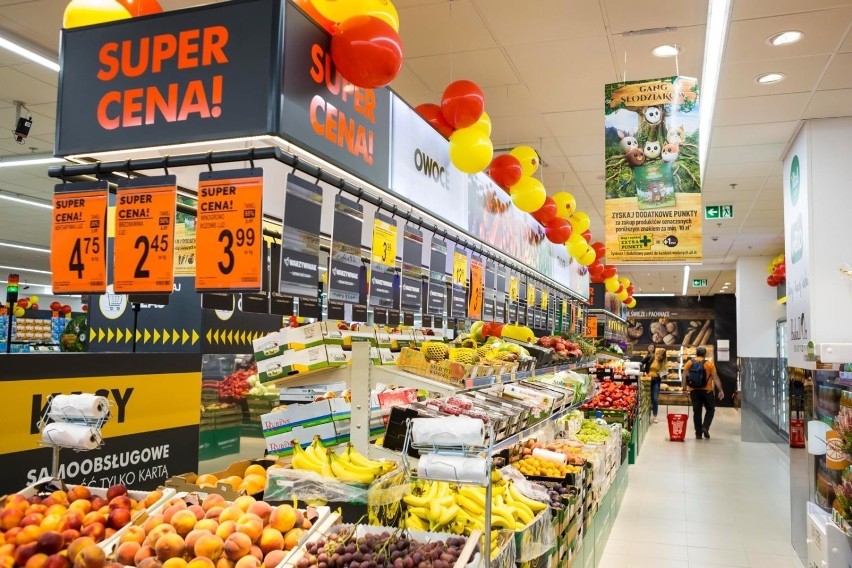 Całodobowe Biedronka i Lidl w Warszawie. Wiemy, które sklepy pracują już przez całą dobę. Nowe zasady zakupów