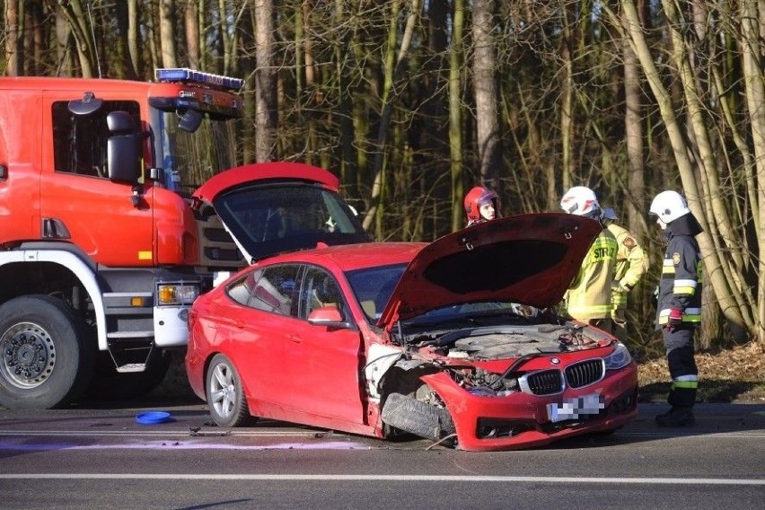 Jak informuje toruńska policja kierowca BMW wyjeżdżał z...