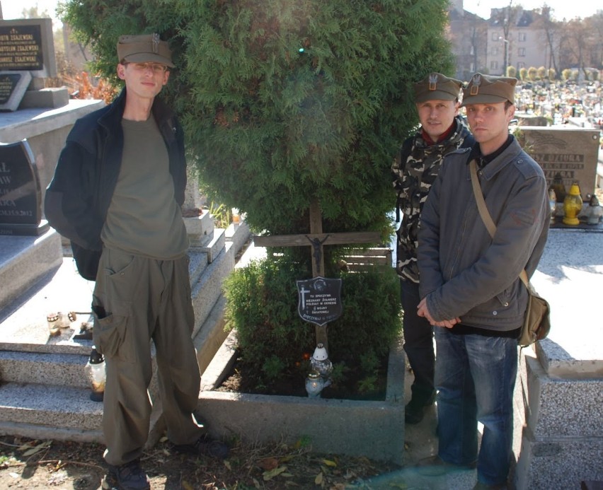 Grupa Operacyjna Śląsk posprzątała żołnierskie groby