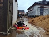 Woda zalała posesję w Kalei [FOTO]