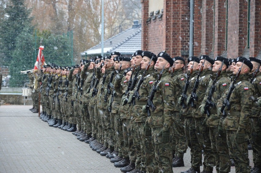 Służby dobrowolnej zasadniczej wojskowej podjęło się ponad...