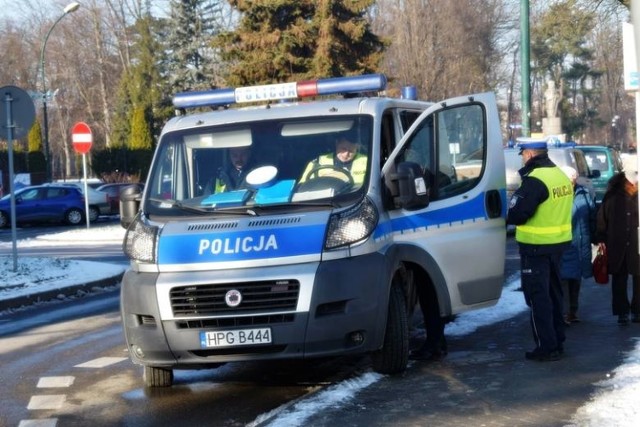 Policja poszukuje świadków wypadku, do jakiego doszło 7 stycznia na Al. wolności w Nowym Sączu