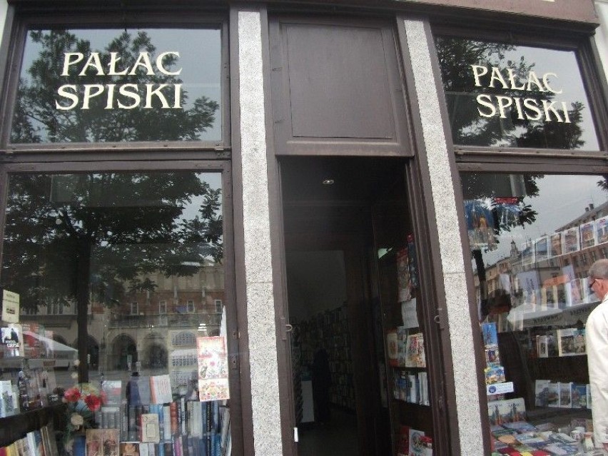 Księgarnia "Pałac Spiski"w Rynku Gł w Krakowie - wrzesień...