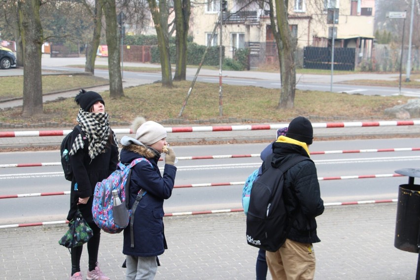 Łódzki kurator oświaty chwali zduńskowolskie szkoły. Odwiedził trzy podstawówki