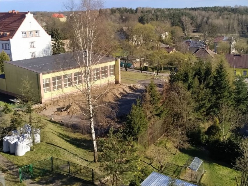 Nowe boiska w szkołach w Szczecinku i w Białym Borze [zdjęcia]