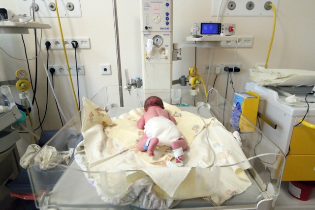 Mieszkanki powiatu wągrowieckiego aktualnie muszą wybierać porodówki w innych szpitalach. Ta w Wągrowcu cały czas nie działa
