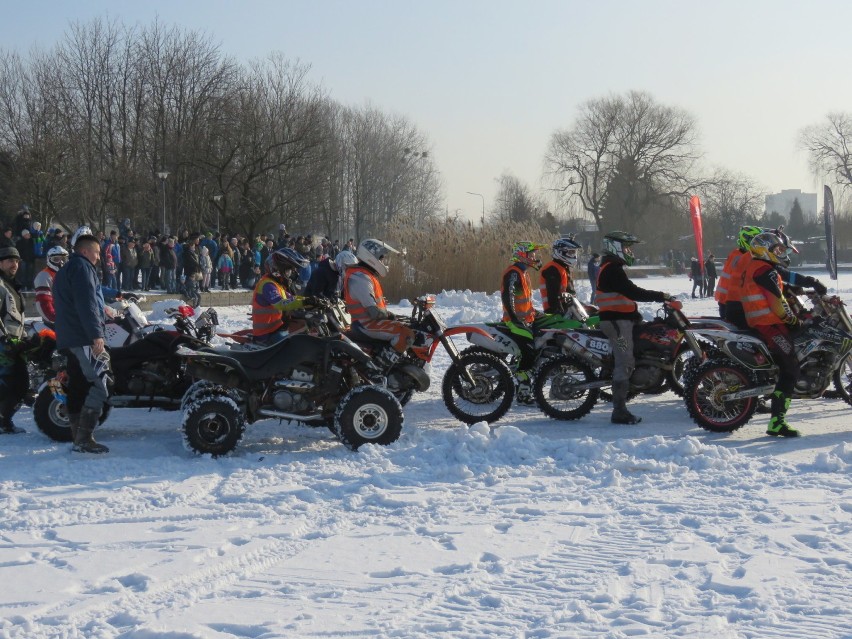 Wyścigi motocykli żużlowych i quadów na świętochłowickim stawie Skałka [ZDJĘCIA]