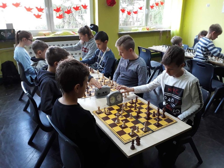 Młodzi szachiści z SP1 Syców zostali mistrzami powiatu