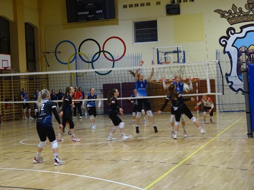 Siatkarki zagrały w Chełmnie w sali sportowej SP2