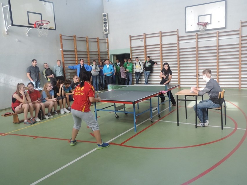 Turniej tenisa stołowego w Rolniczaku.