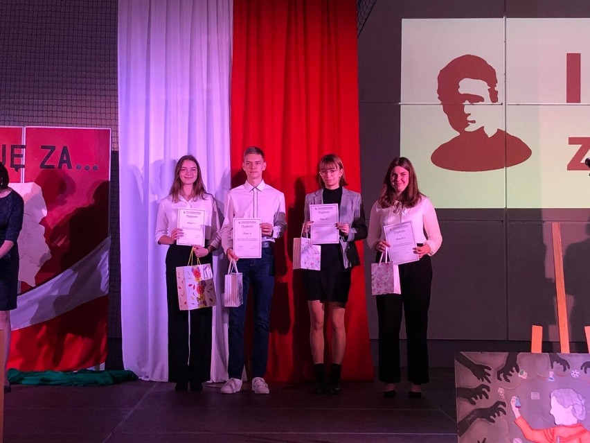 Święto Patronki Szkoły i Święto Niepodległości w złotowskim I LO
