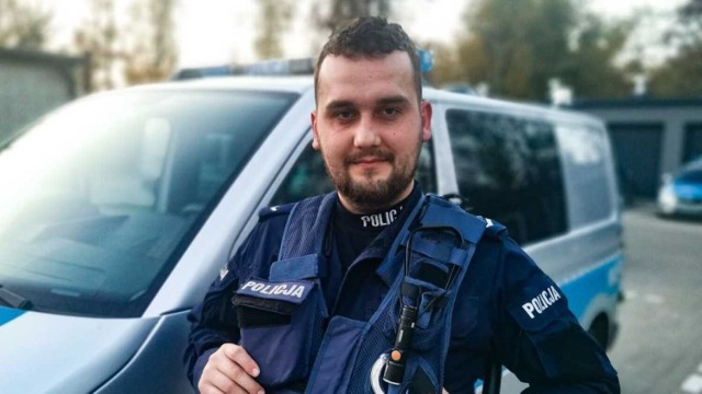 Policjant z hajnowskiej Komendy jadąc na służbę zatrzymał pijanego kierowcę, który stanowił ogromne zagrożenie dla innych kierujących oraz dla pieszych