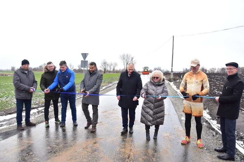 Otwarcie przebudowanej drogi ze Żnina do Skarbienic.