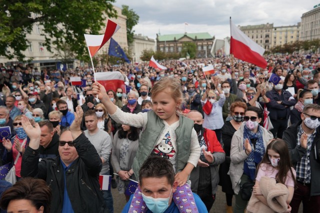 Rafał Trzaskowski, kandydat Koalicji Obywatelskiej na prezydenta Polski, obecnie prezydent Warszawy, odwiedził Poznań. Na spotkanie z nim na plac Wolności przyszły tłumy poznaniaków.

Zobacz kolejne zdjęcie --->