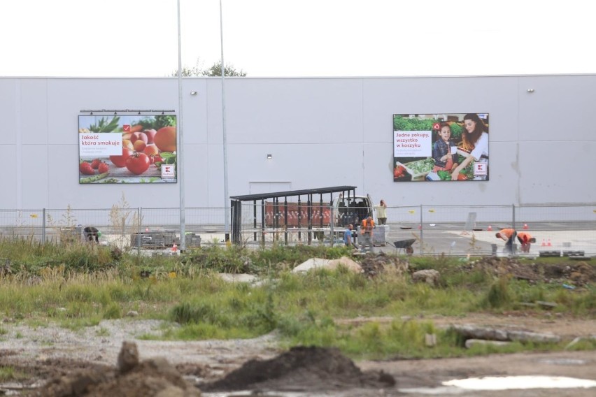 Pierwszy market Kaufland w Katowicach powstał przy ul....